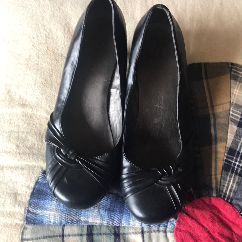 Black SO heels